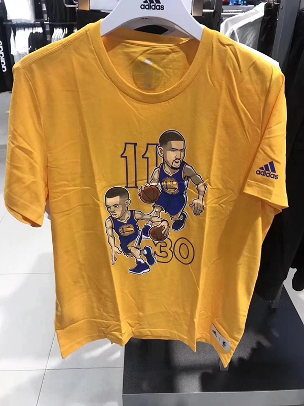 Adidas Warriors Curry Thompson Ross Cartoon Cheering Short-Sleeved T-Shirt Ce7819 Cv9963 Adidas Warriors Curry Thompson Ross Cartoon Cheering Short-Sleeved T-Shirt Ce7819 Cv9963