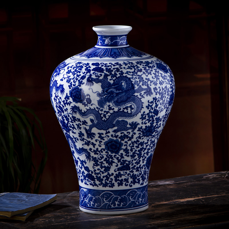 Jingdezhen ceramic blue and white porcelain dragon pattern of large vases, decorative arts and crafts porcelain sitting room of Chinese style household furnishing articles