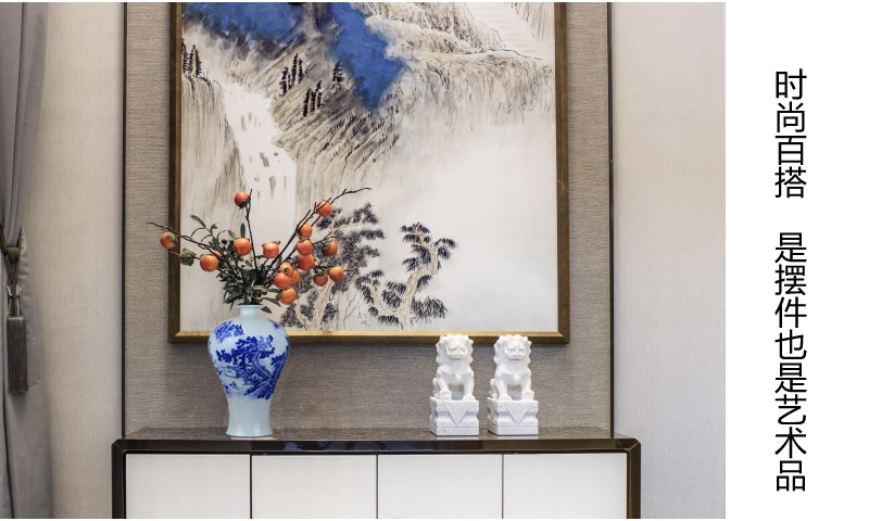 Blue and white porcelain vase landscape of jingdezhen ceramics sitting room Chinese wind restoring ancient ways household soft adornment furnishing articles arranging flowers