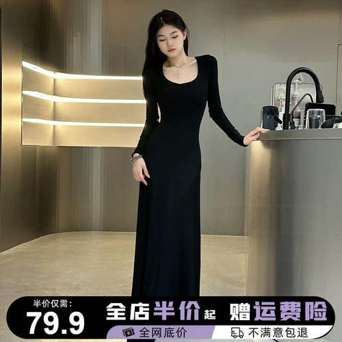 Черное демисезонное платье, трикотажная длинная юбка, коллекция 2023, французский стиль, изысканный стиль, с акцентом на бедрах