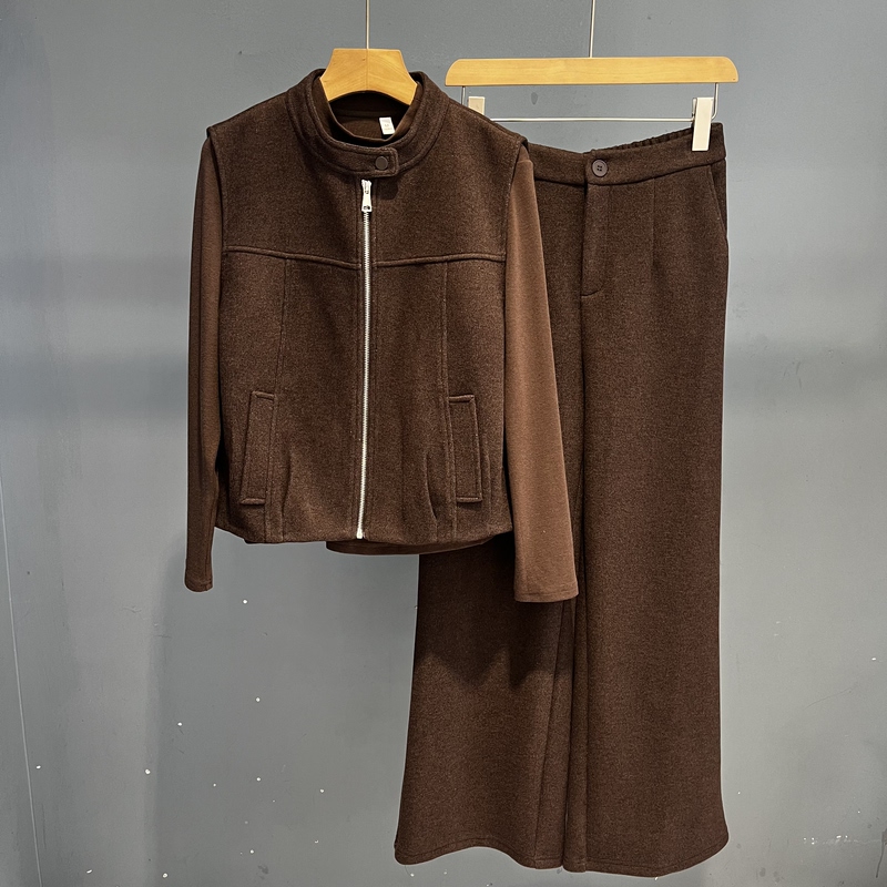 Authentic Autumn and Winter New Casual T-Shirt and Straight-Leg Pants Set for Women, Same Style as in the Mall, L5853 Authentic Autumn and Winter New Casual T-Shirt and Straight-Leg Pants Set for Women, Same Style as in the Mall, L5853