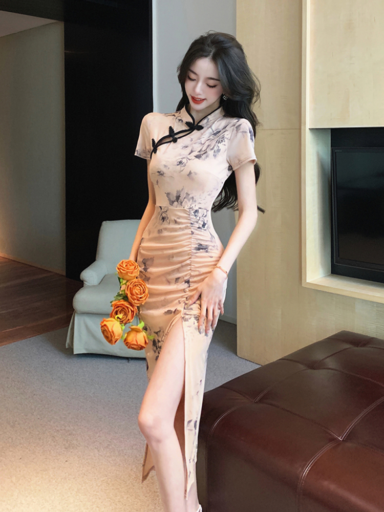 Cheongsam, retro dress, slim fit, 2024 years, Chinese style, hip-accented