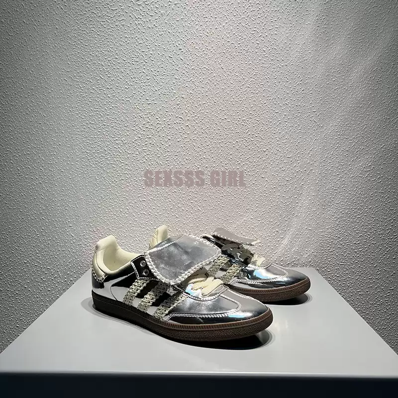 【SSS】热门博主款！反光亮片平底板鞋休闲运动鞋女 复古德训鞋