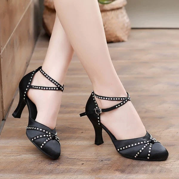 Товары от 俏人心定制舞鞋