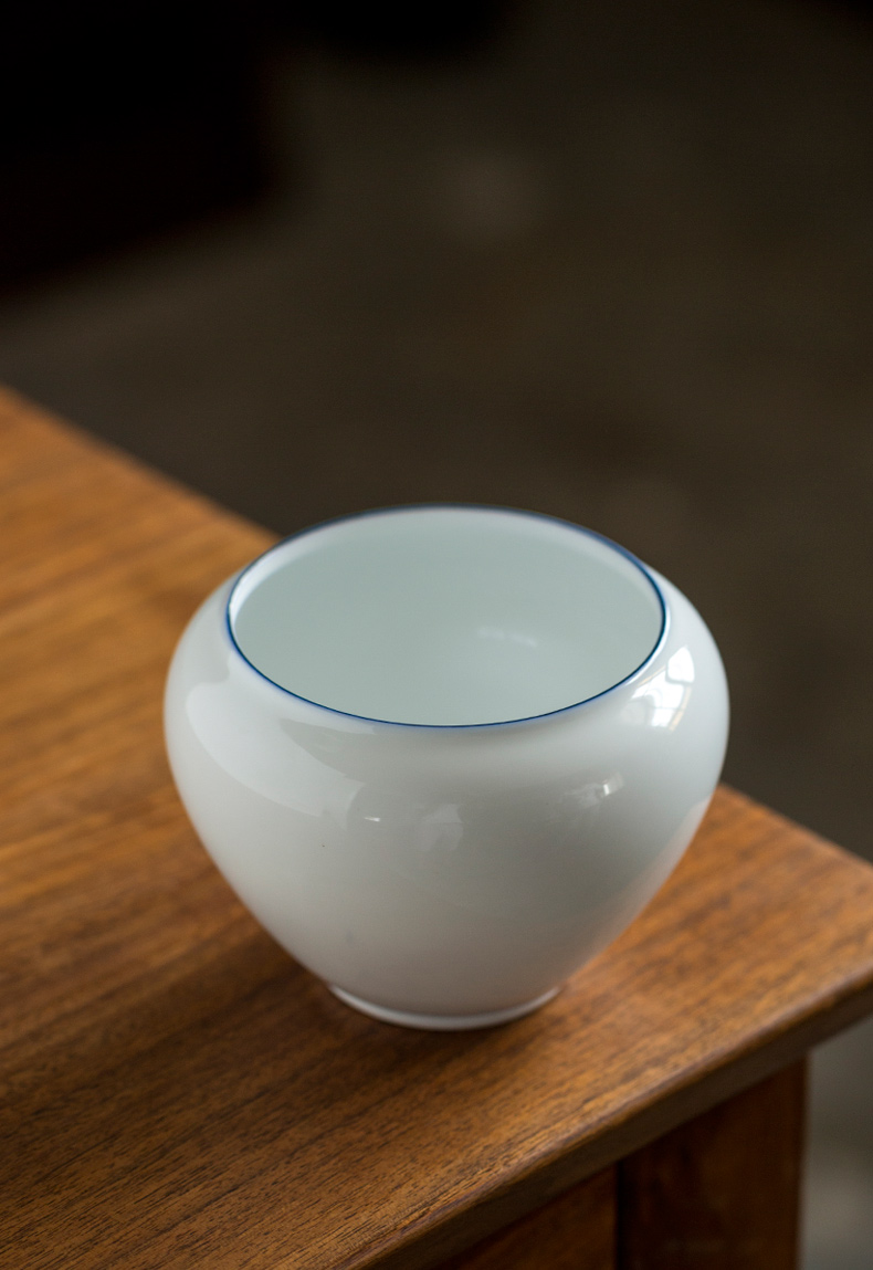 Ultimately responds to sweet white glazed building ceramic water trumpet tea wash water, after the Japanese zen white porcelain tea accessories in hot water bucket