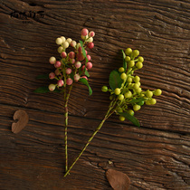 When at the time a few small berries red fruits are emulated with flowers red bean hair rickety fruit Xiangya bean emulated plastic fake flower handmade flower arrangement