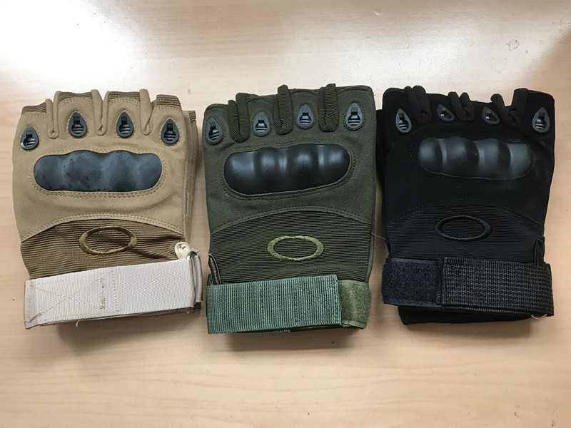 Special Sports Outdoor Half Finger Gloves Male Tactics Military Fans Riding Fighting Mountaineering Fitness Fingers Gloves Autumn and Winter