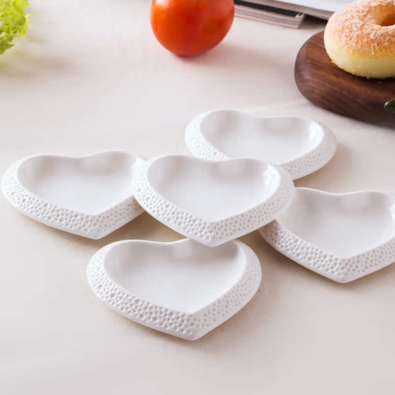 Jingdezhen pure white rice bowls bowl of creative household ipads China relief, heart - shaped dab of ceramic salad bowl large soup bowl