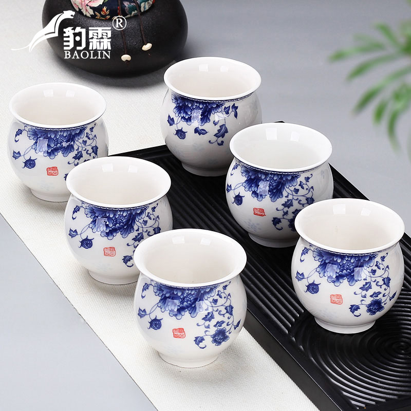 Kung fu small ceramic cups tea bowl home master sample tea cup purple sand cup blue and white porcelain tea white porcelain ipads China