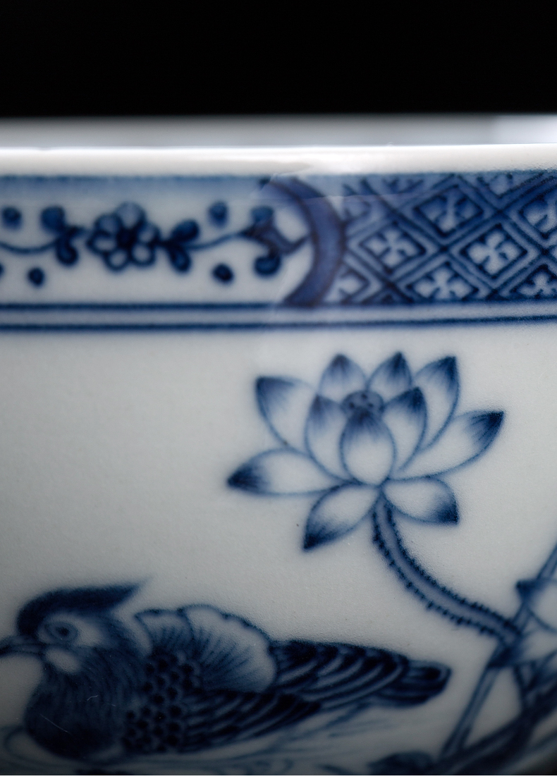 Clock kung fu tea house up with jingdezhen blue and white maintain master cup single cup all hand girlfriend ceramic cups