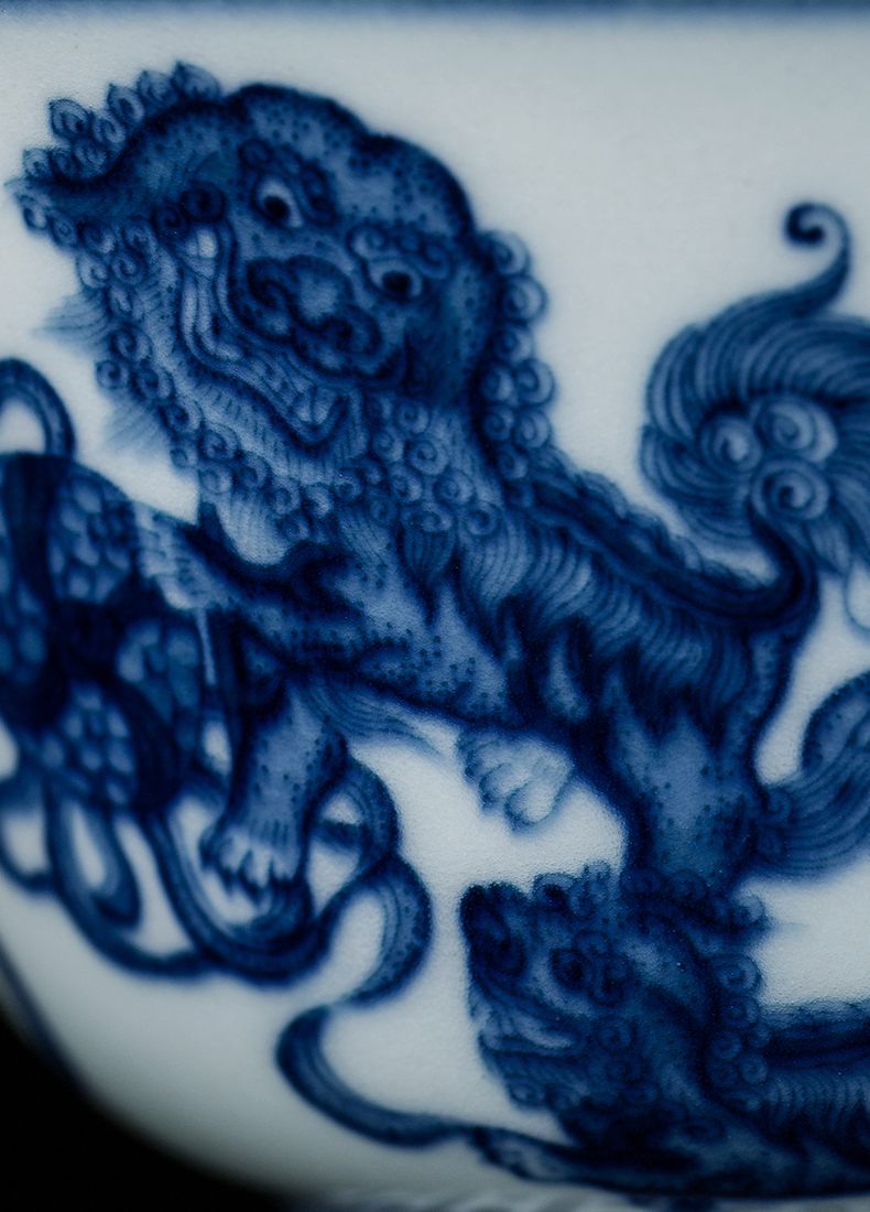 Tureen single clock home up jingdezhen blue and white wood pure manual only three bowls of the lion as Tureen tea bowl