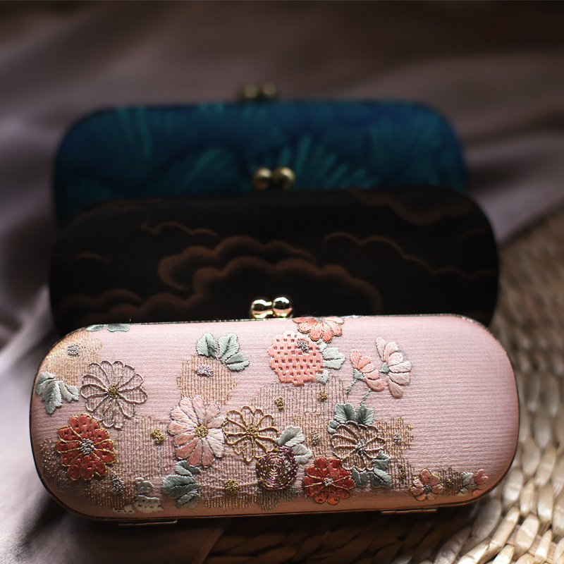 Yaji Original Handmade Suzhou Brocade Embroidery Vintage Artistic Myopia Sunglasses Case for Women Portable Storage Box