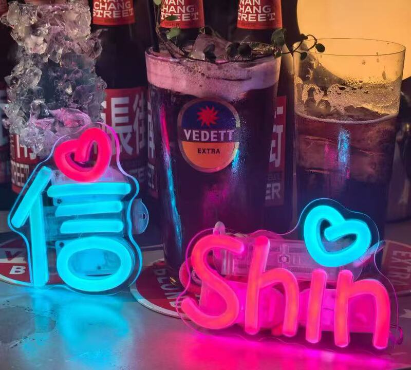 Fan Support Neon Light Portable Phone Clip Led Light-Up Sign for Fan Support Fan Support Neon Light Portable Phone Clip Led Light-Up Sign for Fan Support