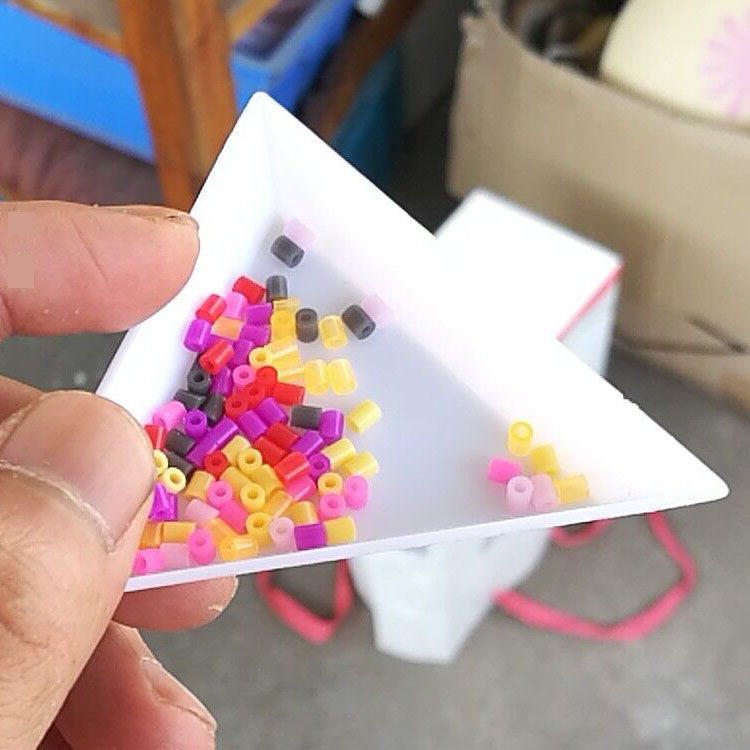 Special Bean Mixing Triangular Plate