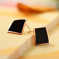 Черные серьги