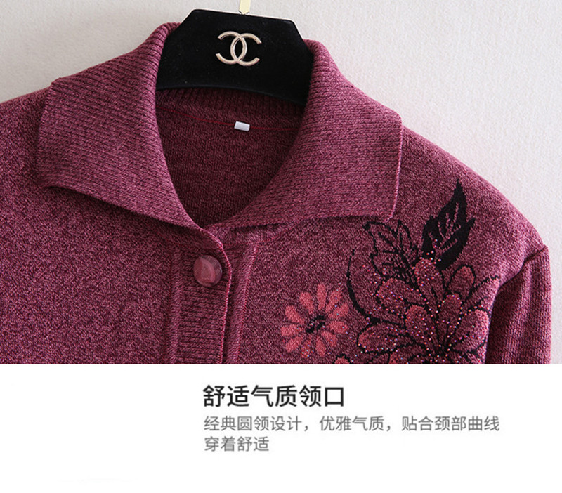 Quần áo mùa đông trung niên và cao tuổi Nữ 60-70-80 tuổi Bà mẹ tải ông già quần áo len áo len cardigan áo len cho người già