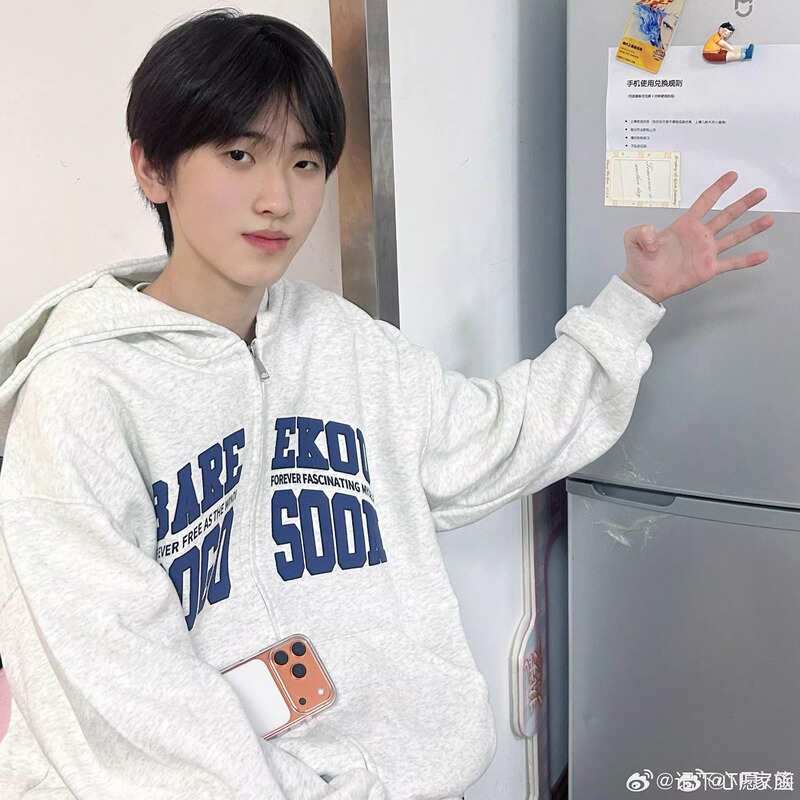 Tf Family Zuo Qiheng Same Style Unisex American Lettering Loose Jacket with Fleece Lining, Thickened Trendy Brand Hooded Cardigan Sweatshirt Tf Family Zuo Qiheng Same Style Unisex American Lettering Loose Jacket with Fleece Lining, Thickened Trendy Brand Hooded Cardigan Sweatshirt