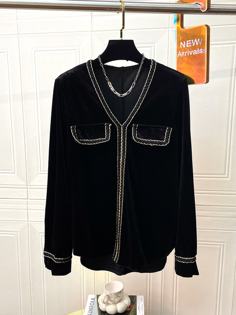 Velvet V-Neck Top for Women 2024 Autumn European Style Chanel-Inspired Long-Sleeve Loose Versatile Pullover Black Inner Layer