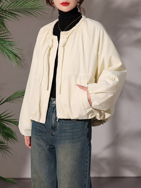 Lightweight and Loose-Fitting 90% White Duck down Jacket for Women, 2024 Winter New Fashion, Trendy Drawstring Short Coat