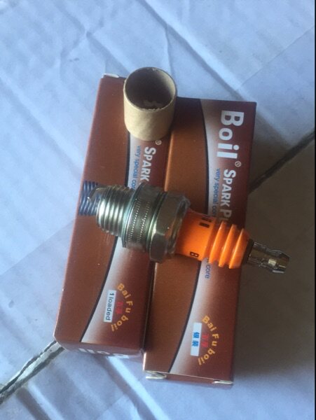 Lawn mower Chain saw Trimmer Two stroke spark plugs Baifu Mobil spark plugs ten