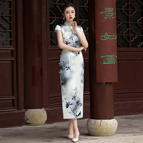 2022 new real silk qipao spring and summer style daily banquet walk show to serve upscale temperament mom dress young