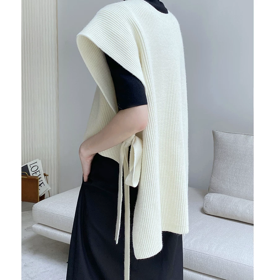 Демисезонное шерстяное trench coat, knitted cloak, vest, sweater