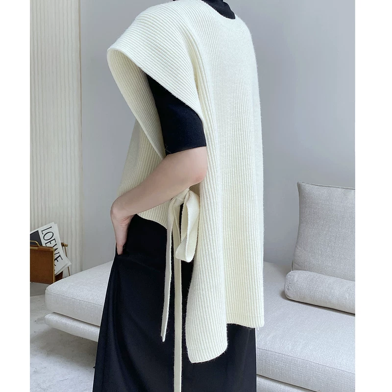 Демисезонное шерстяное trench coat, knitted cloak, vest, sweater