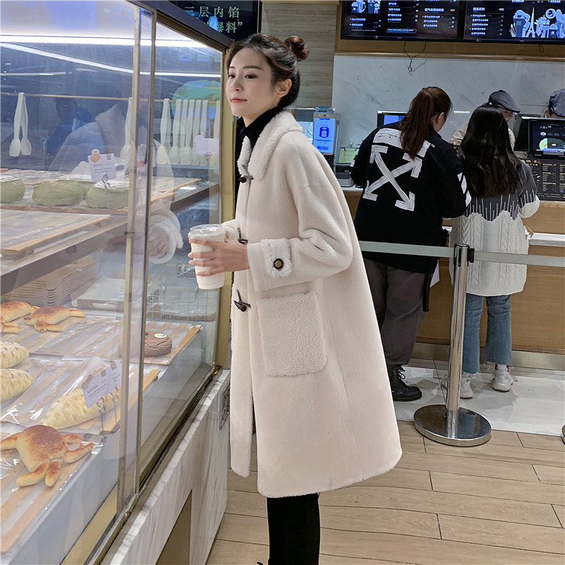 INTIM TIDATE lambswool jacket women's fur one autumn and winter style horn buckle mid-length sheep shearling coat