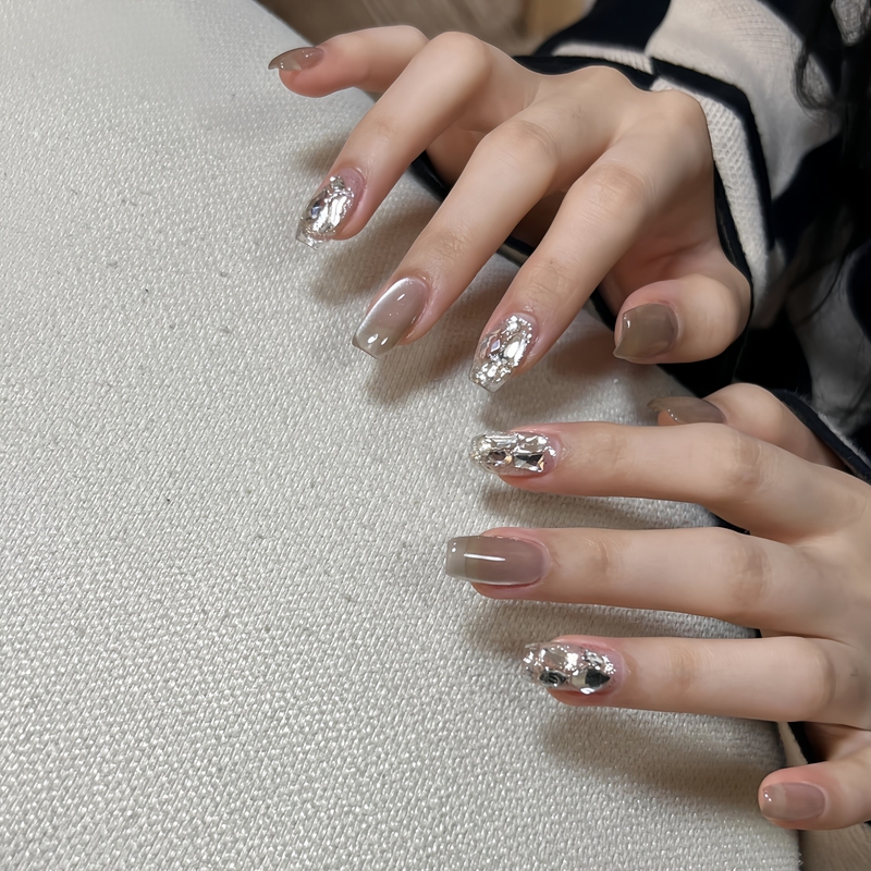 Nude Color Manicure Ceramic Cat Eye Silver Diamond New Handmade Wearable Nail Tips Medium-Long Nail Patches Long-Lasting and Removable