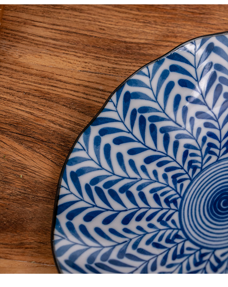 Japan 's imports of Japanese classic blue dye under glaze color porcelain household move to use plate portfolio cutlery sets