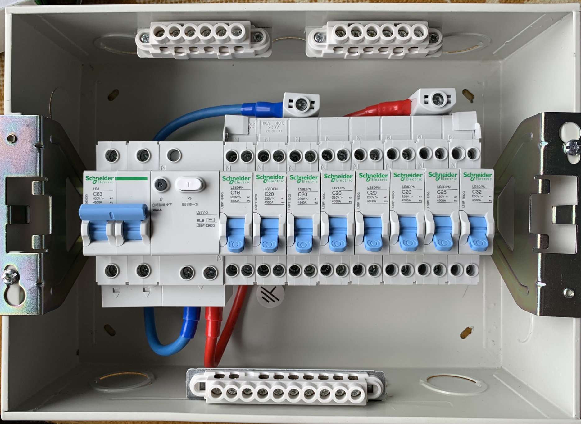 Schneider 12 Loop Package Tianlang Strong Electric Box Earth Leakage Protection European Standard Double-In-Break 1PN