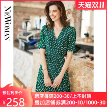 Chiffon dress female medium long little man 2021 New Hangzhou satin fashion temperament V collar skirt tide