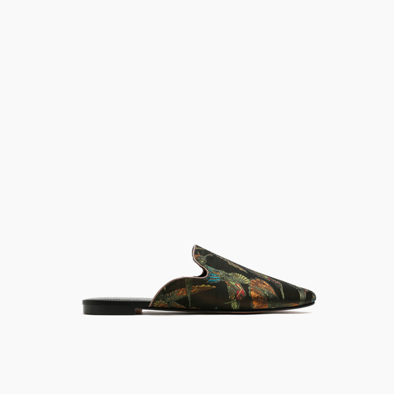 Slippers women wear 2022 new slingback flat shoes ladies Baotou sandals pointed toe half drag mules slip-on shoes