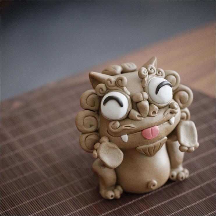 Lion tea pet ideas of jingdezhen ceramic checking incense high temperature coarse pottery tea zen Chinese style furnishing articles