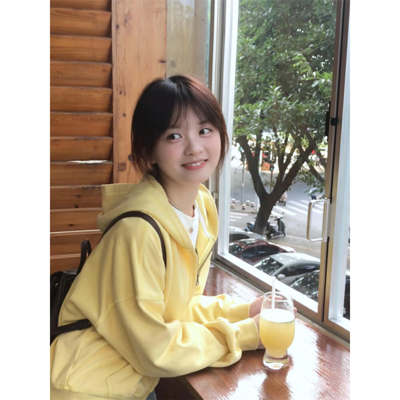 Trendy Chinese Brand Yellow Hooded Zip-Up Sweatshirt for Women, Autumn Loose Fit, Slimming, High-End Feel, Versatile, Casual Jacket Trendy Chinese Brand Yellow Hooded Zip-Up Sweatshirt for Women, Autumn Loose Fit, Slimming, High-End Feel, Versatile, Casual Jacket