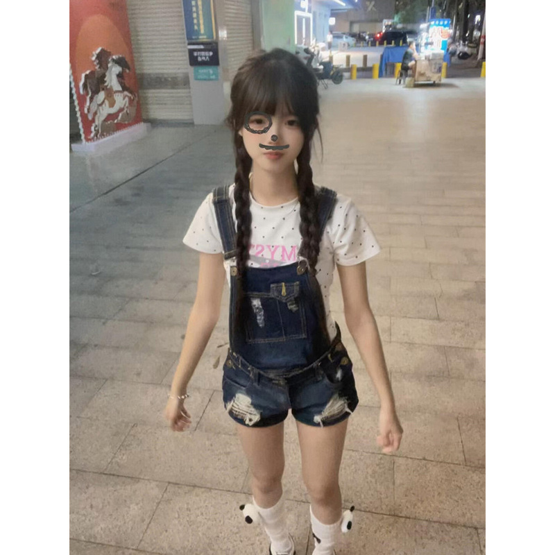 Korean Retro Blue Ripped Denim Shorts with Straps, Washed Denim, Women's Summer Slim Fit, Stylish Design, Hip-Hugging Pants Korean Retro Blue Ripped Denim Shorts with Straps, Washed Denim, Women's Summer Slim Fit, Stylish Design, Hip-Hugging Pants
