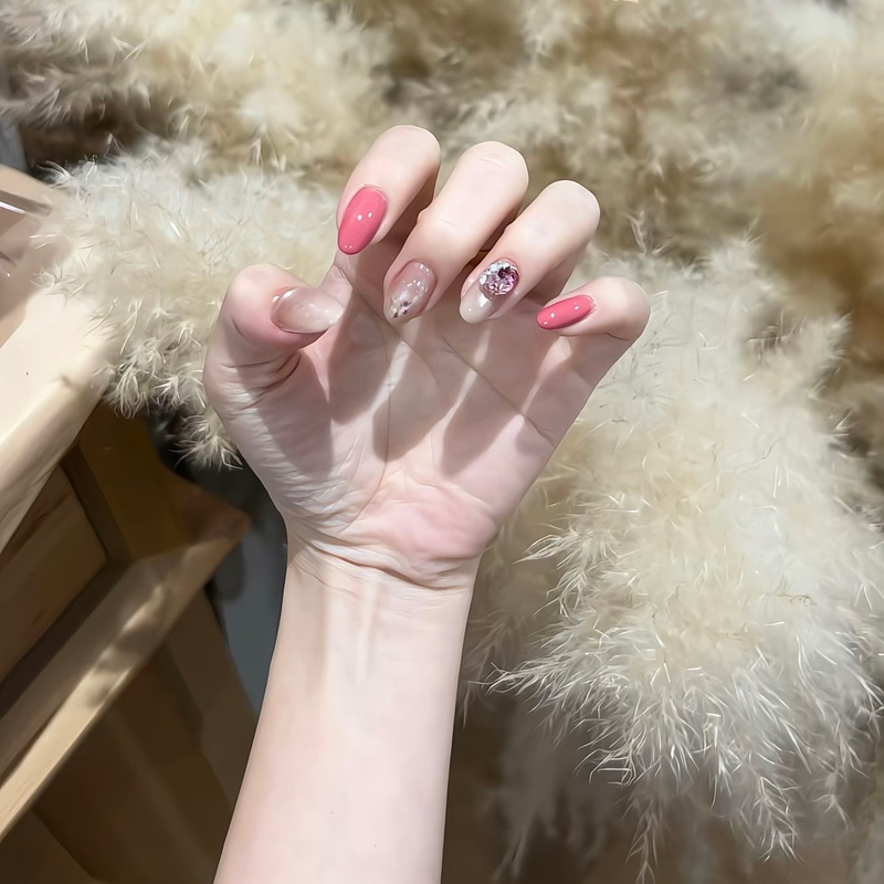 【Berry Pink Star Diamond】Handmade Nails in the Same Style as Reina Koji, Pink Manicure That Enhances Complexion, Gentle Style, Gradient Nails