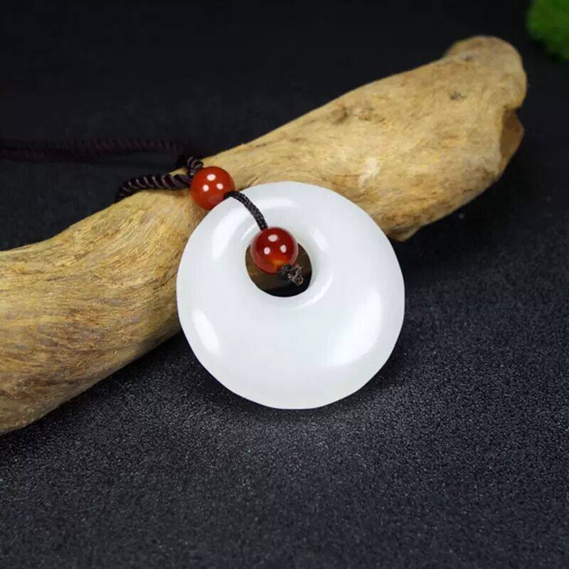 Hetian jade pendant nostalgia white jade peace buckle pendant jade pendant concentric circle treasure treasure jade pendant jade brand