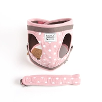 Розовая в горошек грудь