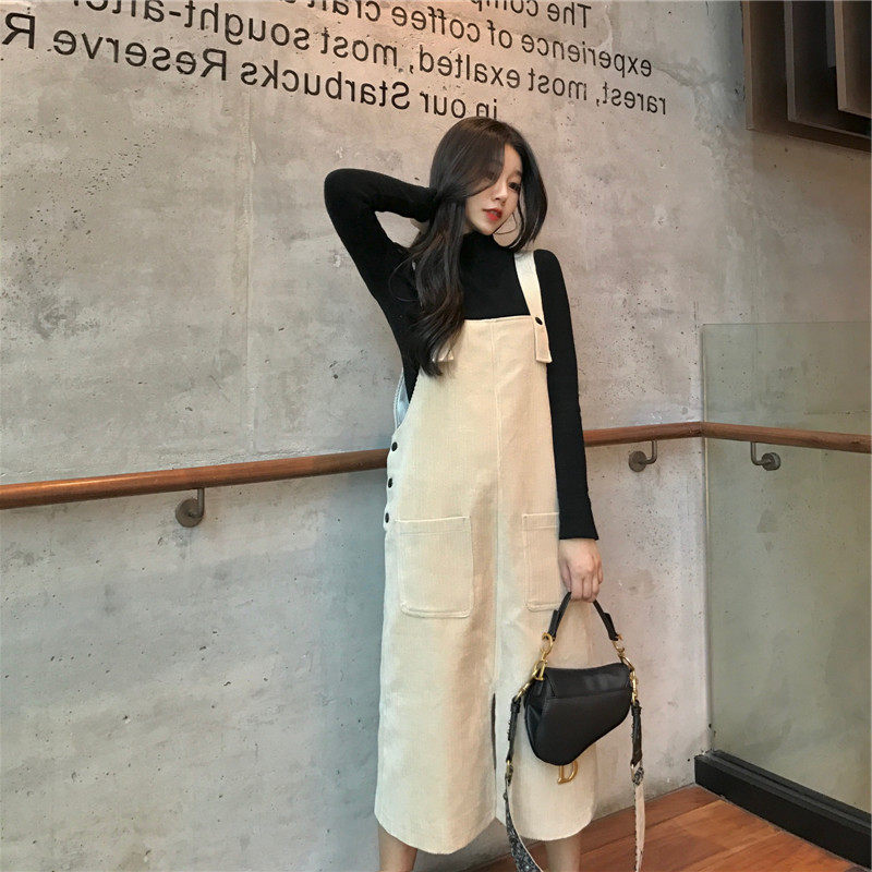 Cuddle Bag Skirt Autumn Winter 2021 New Ladies Two-piece Style Suit Style Reguegg Day Ensemble First Love Wind Dress