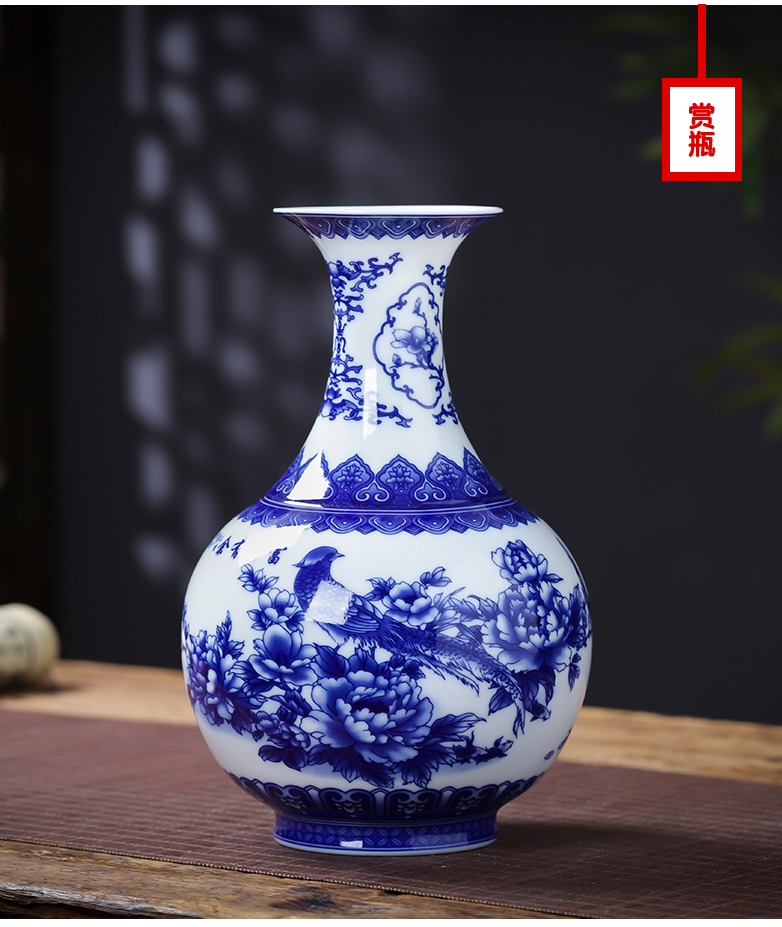 Floret bottle of blue and white porcelain of jingdezhen ceramics and exquisite furnishing articles of modern Chinese style household living room TV cabinet decoration