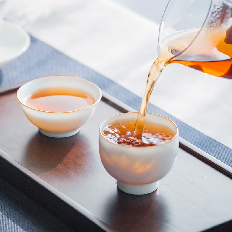 Jingdezhen custom ceramic engraving master kung fu small cup tea cup thin foetus sweet white porcelain single cup sample tea cup, cup