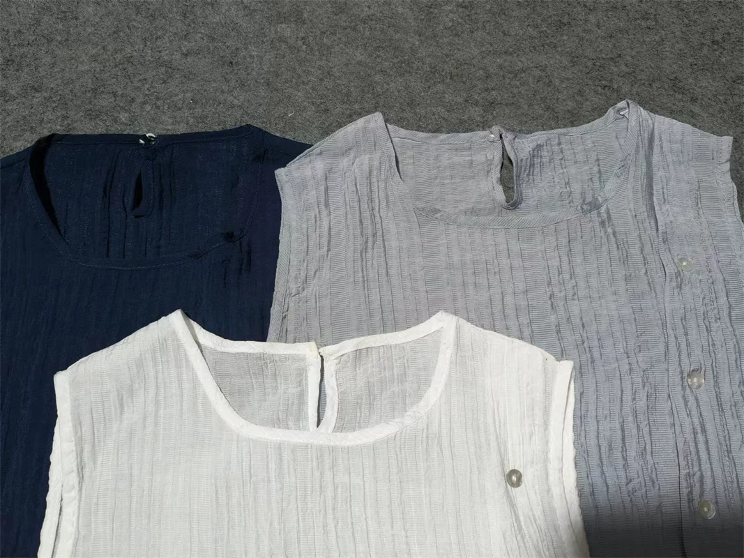 Thin cool summer tank top, vest sleevless with a round collar
