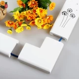 Грезет телевизионного шкафа на творческих настенных блоках