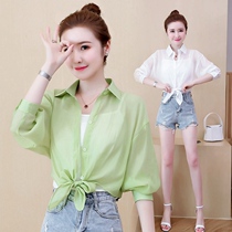Thin white shirt womens spring 2021 new design sense niche wear wild temperament short long-sleeved top