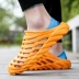 Dép nam 2018 hè Hàn Quốc cá tính nam sandal và dép lười lỗ giày hè thanh niên Giày đi biển Baotou sneaker nam Sandal