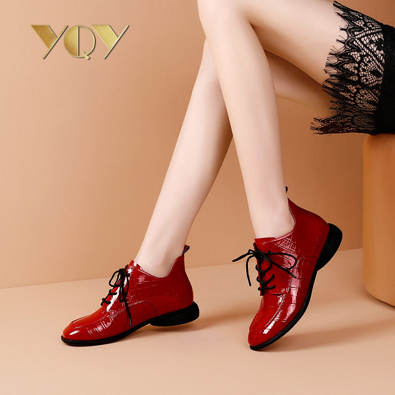Round toe shoes women's low-heeled ankle boots 2022 new fashion soft leather soft-soled boots women's thick heel patent leather flat Martin boots