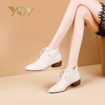 Small boots women 2021 Winter new leather thick heel Martin boots White plus velvet short tube boots lace up middle heel boots