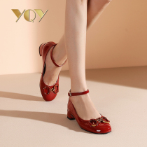 Womens shoes 2021 early autumn new single shoes fashion wine red patent leather shallow round head shoes thick heel buckle shoes