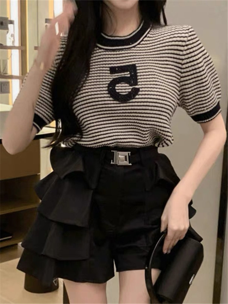 SANDRO MOSCOLONI new color contrast black and white striped top black skirt short-sleeved T-shirt suit